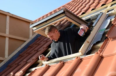 Pose de fenêtres de toit Velux à Lespinassière